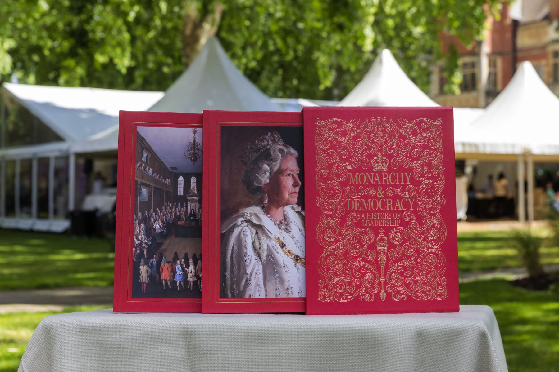 Monarchy and Democracy: A History of Leadership Book