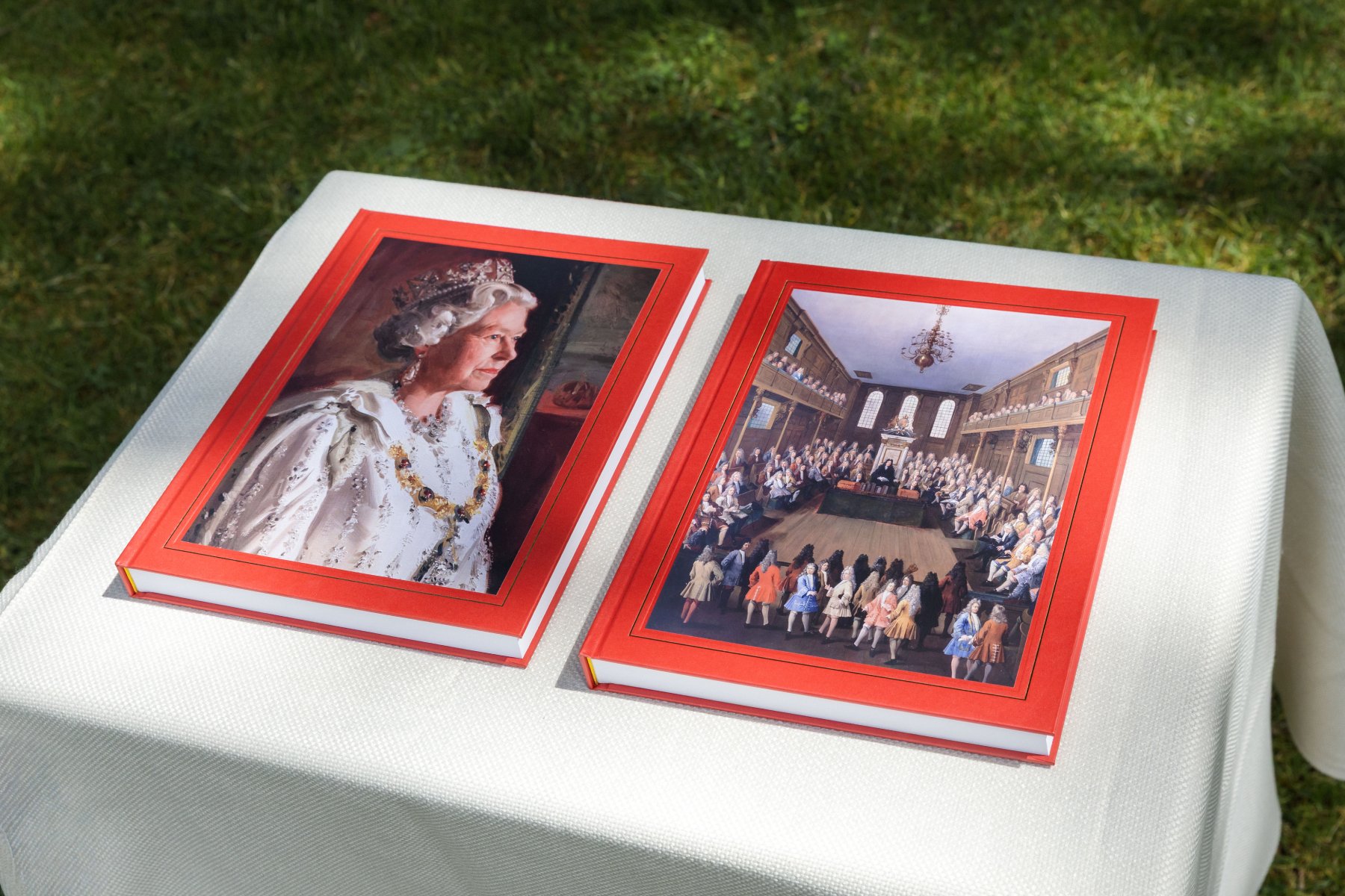 Monarchy and Democracy: A History of Leadership Book