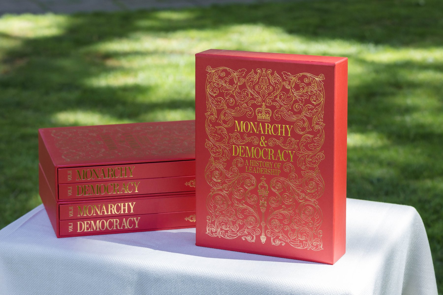 Monarchy and Democracy: A History of Leadership Book